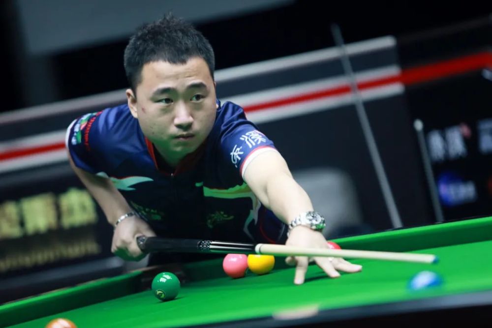 沿的拍门能 沿的拍门能